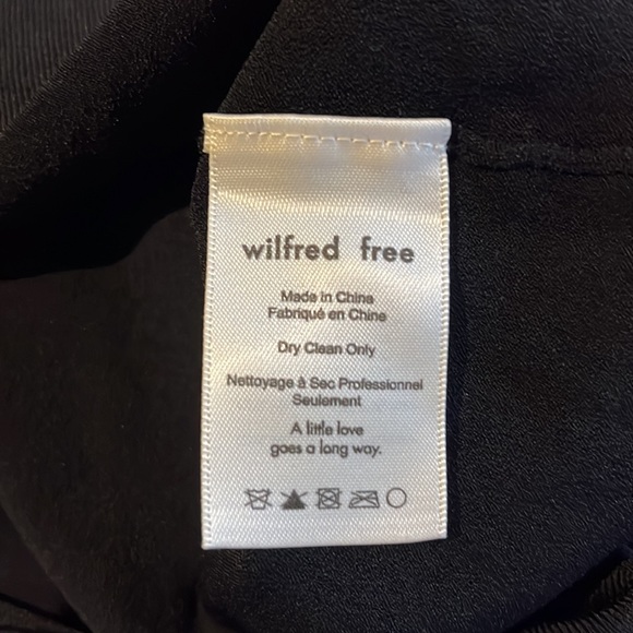Aritzia Wilfred Free off the shoulder dress - Picture 6 of 7